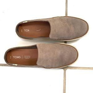 TOMS | Sunrise Suede Mules in Desert Taupe